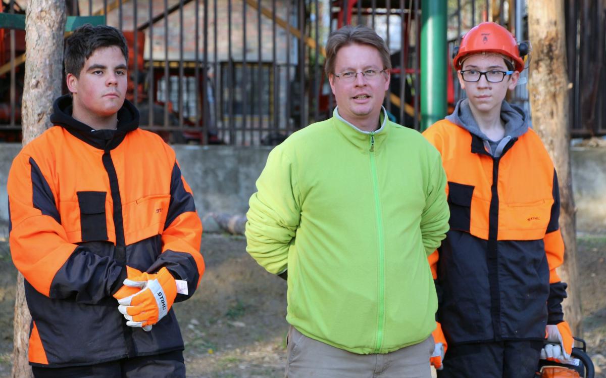 Felbőgtek a láncfűrészek a piliscsabai erdészeti szakiskolában (+Képek)